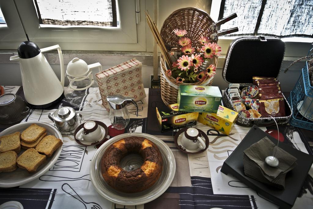 B&B Roma Citta Aperta Bagian luar foto